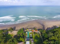 Villa Noku Beach House, Amazing Locations